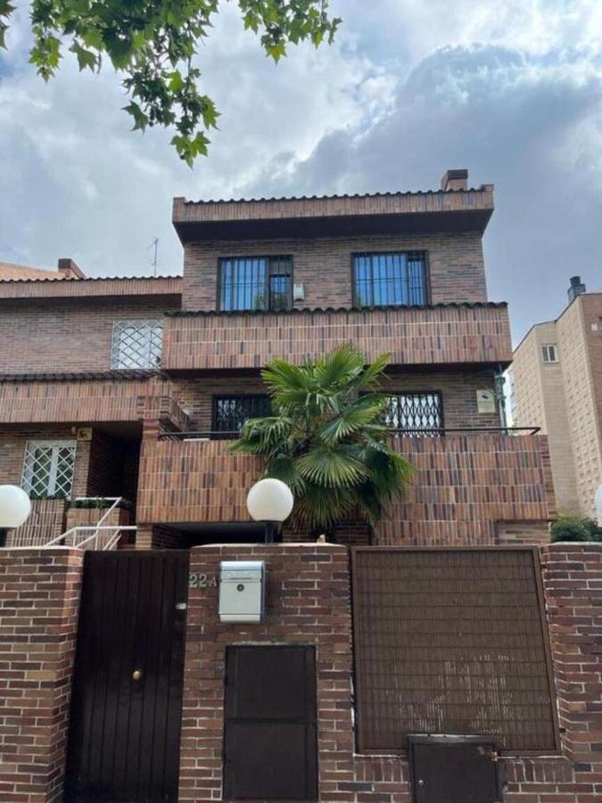 C2 Exclusiva Zona Madrid Apartment Bagian luar foto